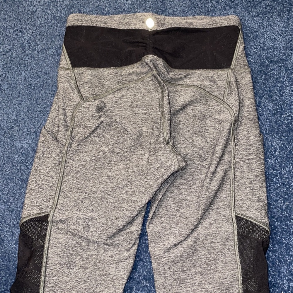 Lululemon Cropped Legging with Lace Detail - Picture 3 of 4
